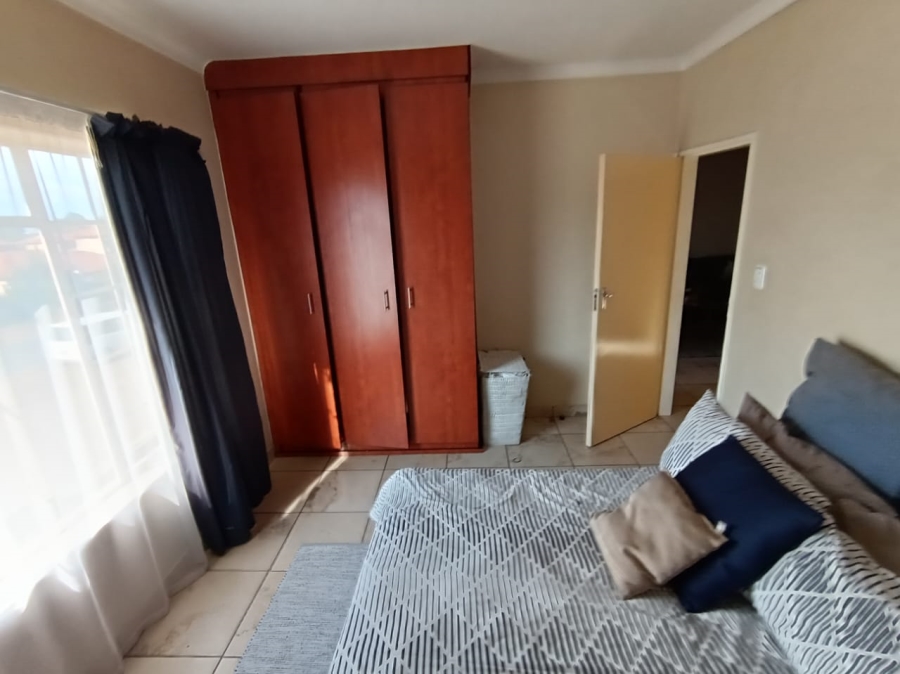 2 Bedroom Property for Sale in Waterval East North West